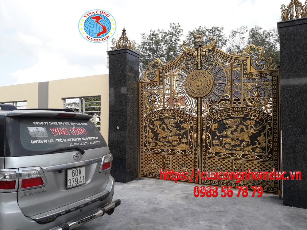 Cổng nhôm đúc mẫu Song Long C055