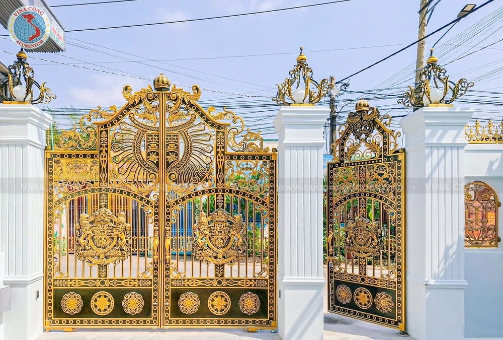 Cổng nhôm đúc biệt thự mẫu Buckingham