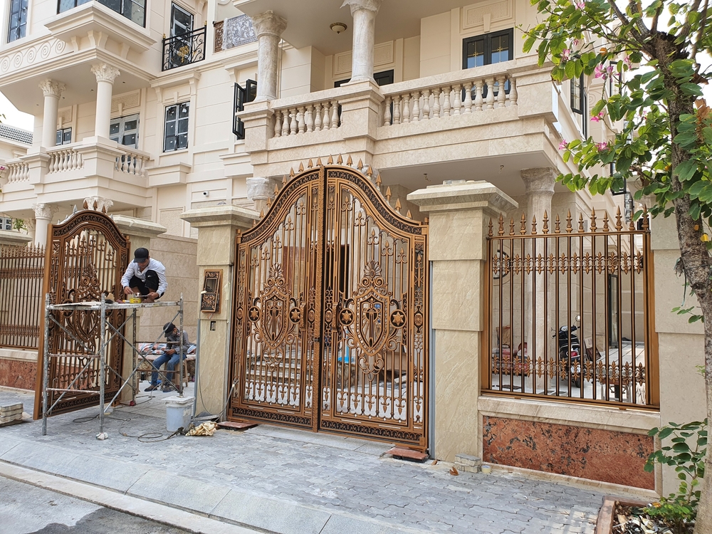 Thiết kế cổng nhôm đúc tại Bình Phước