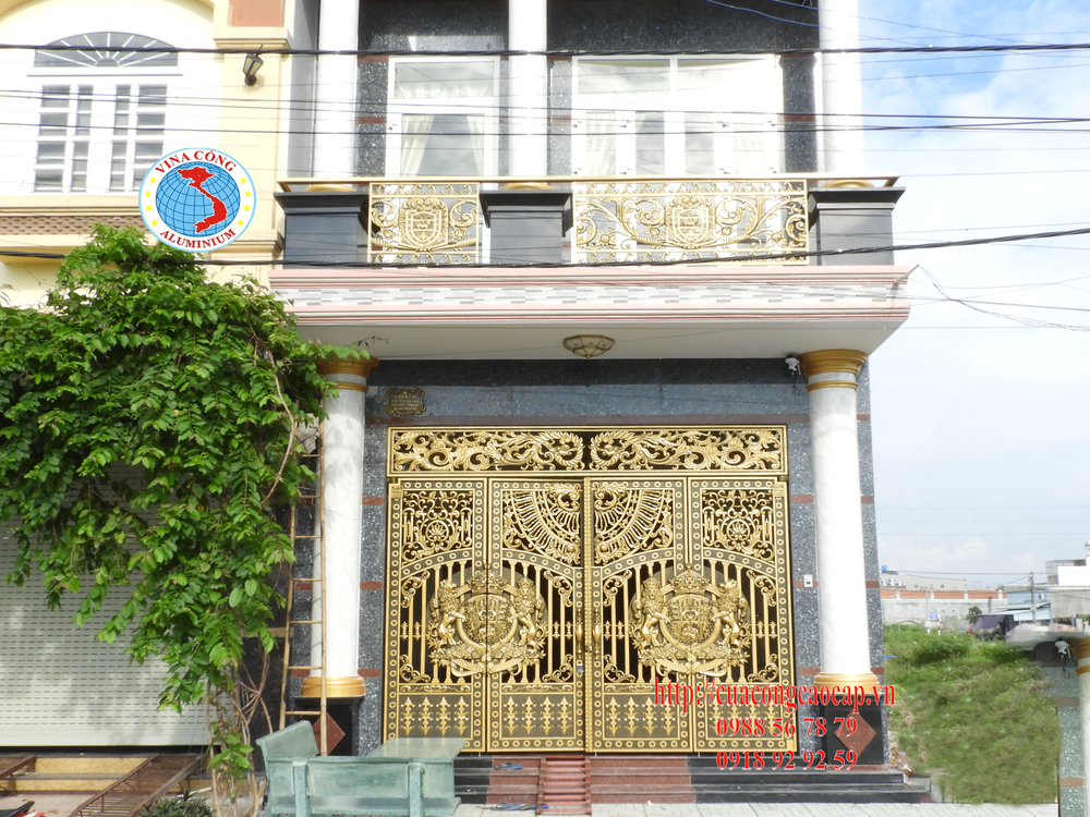 Mẫu cổng nhôm đúc đẹp tại Thanh Hóa 03