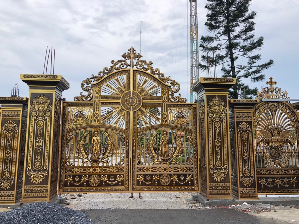 Lắp đặt cổng nhôm đúc đẹp và rẻ tại Thuận An, Bình Dương